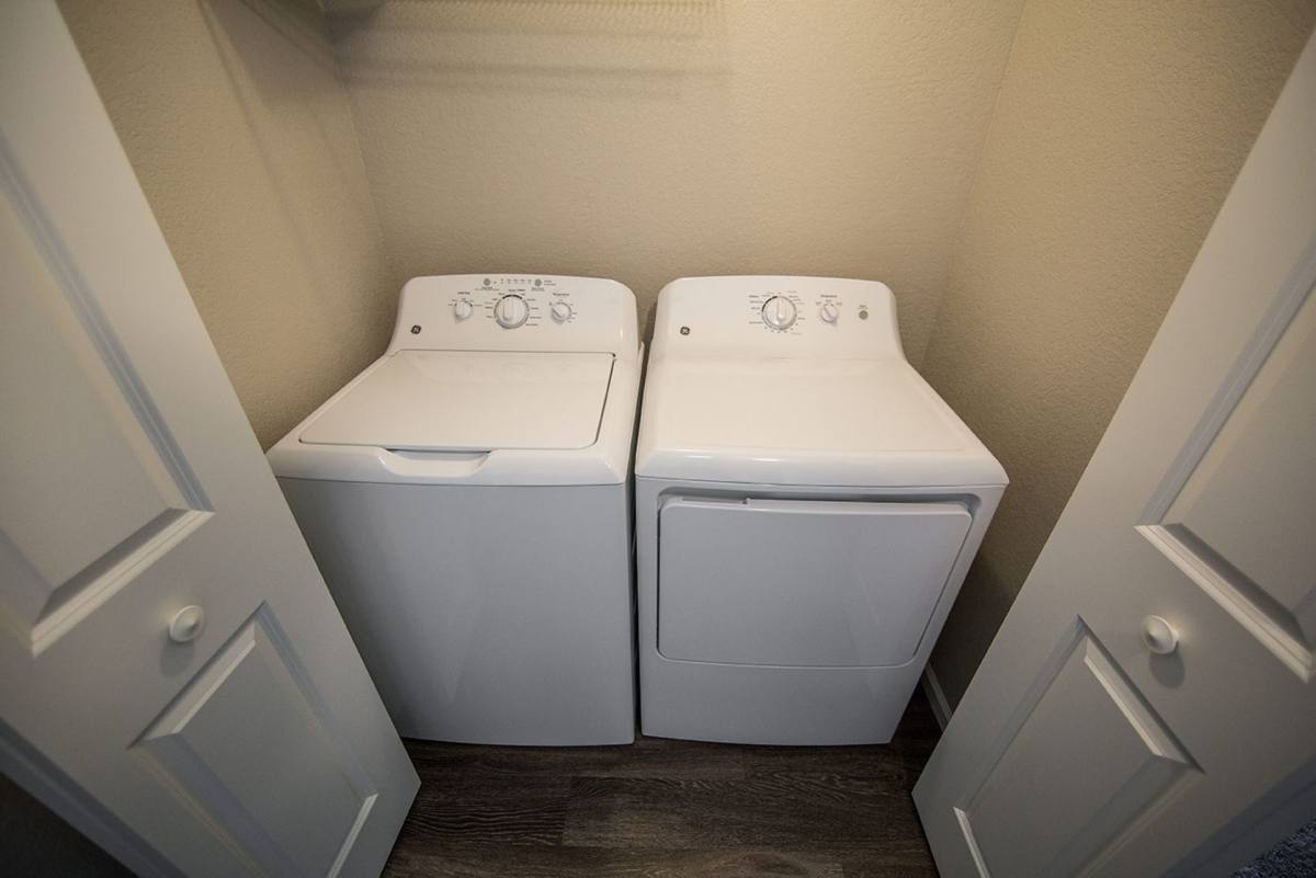 Apartment for rent at 2113 4th St SW, Waverly, IA 50677