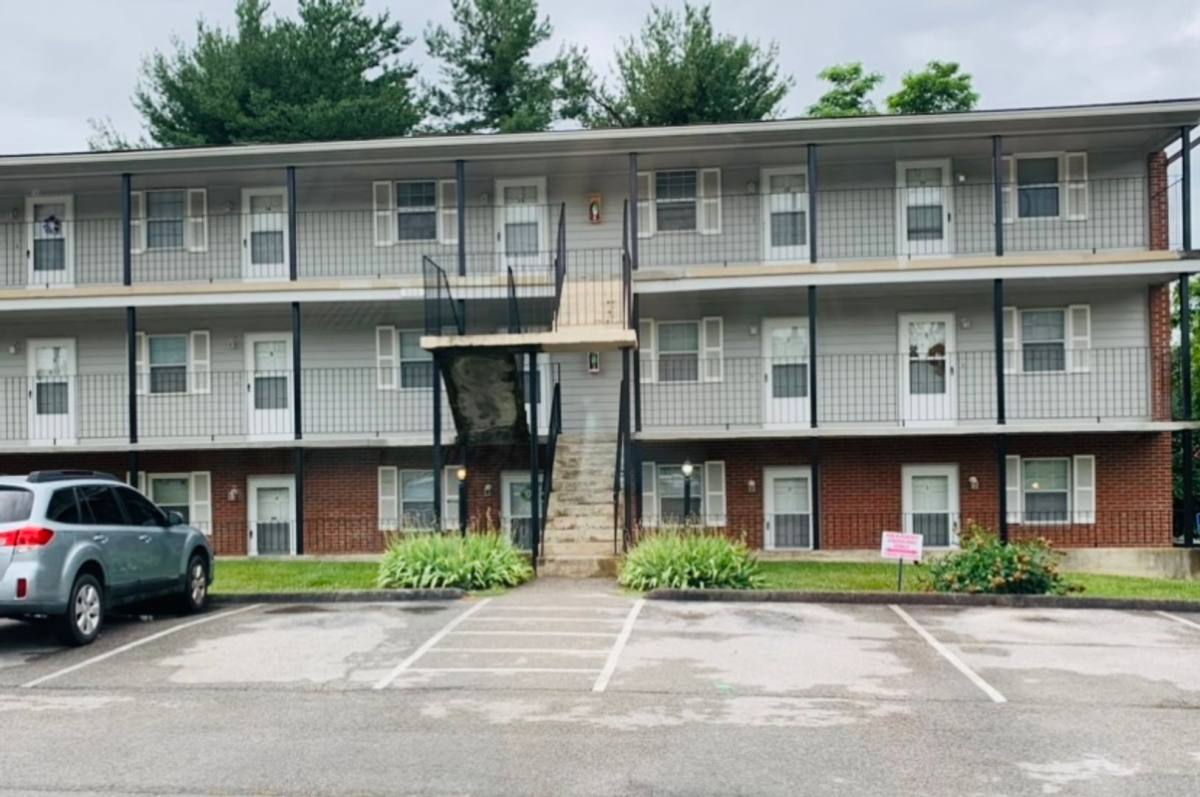 Apartment for rent at 500 Poage Lane, Salem, VA 24153