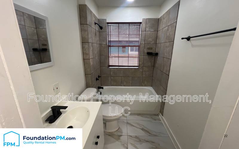 House for rent at 877 N Bingham St #1, Memphis, TN 38108
