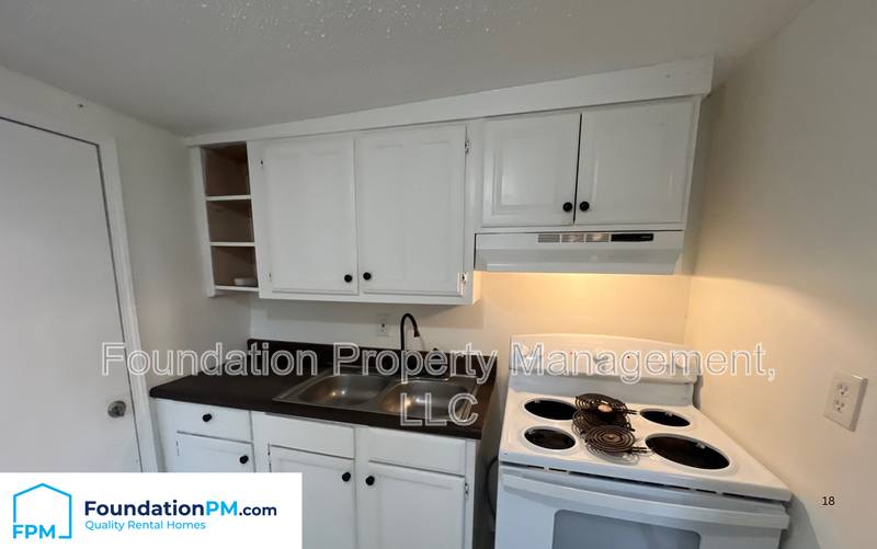 House for rent at 877 N Bingham St #1, Memphis, TN 38108