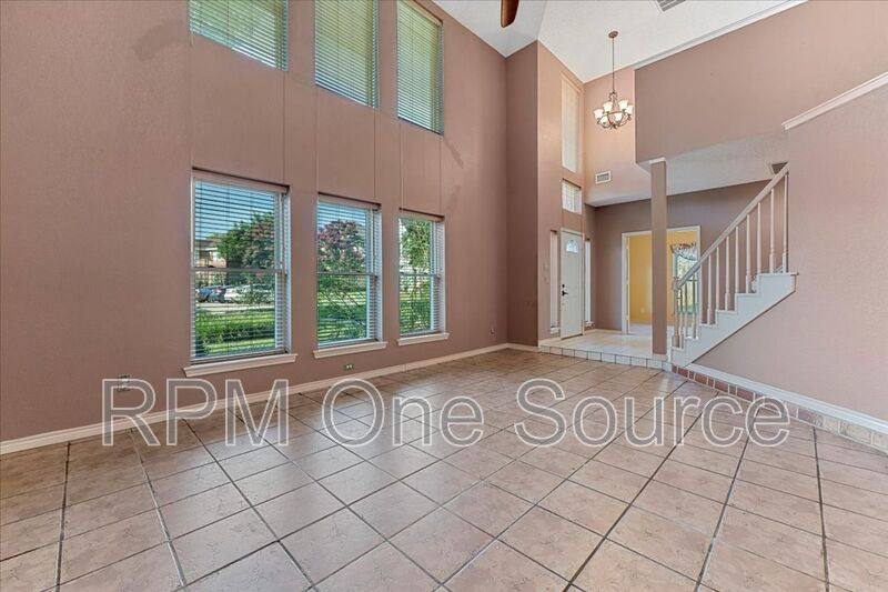 House for rent at 6752 Macintosh Dr, Plano, TX 75023