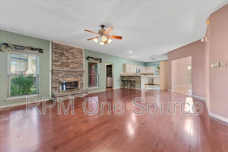 House for rent at 6752 Macintosh Dr, Plano, TX 75023