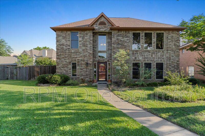 House for rent at 6752 Macintosh Dr, Plano, TX 75023