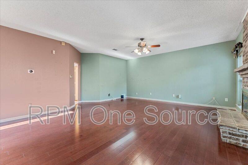 House for rent at 6752 Macintosh Dr, Plano, TX 75023