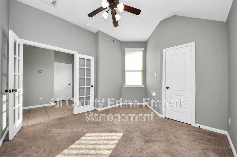 House for rent at 2402 Village Lakes Dr, Katy, TX 77493