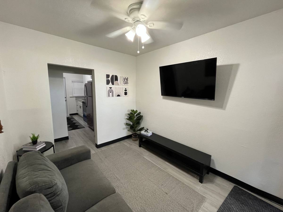 Apartment for rent at 140 NW 13th St, Miami, FL 33136