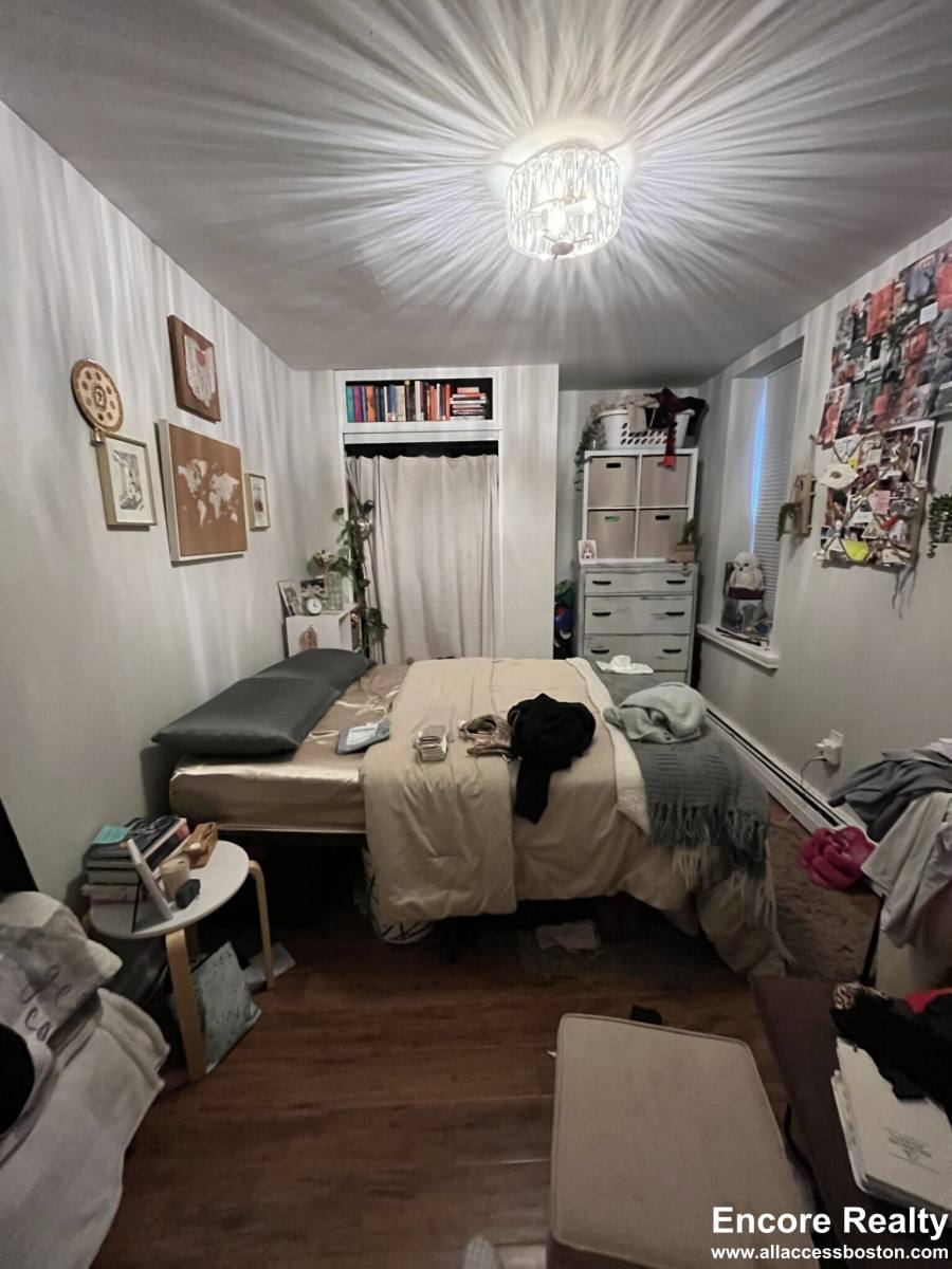 Apartment for rent at 153 Salem St #13, Boston, MA 02113