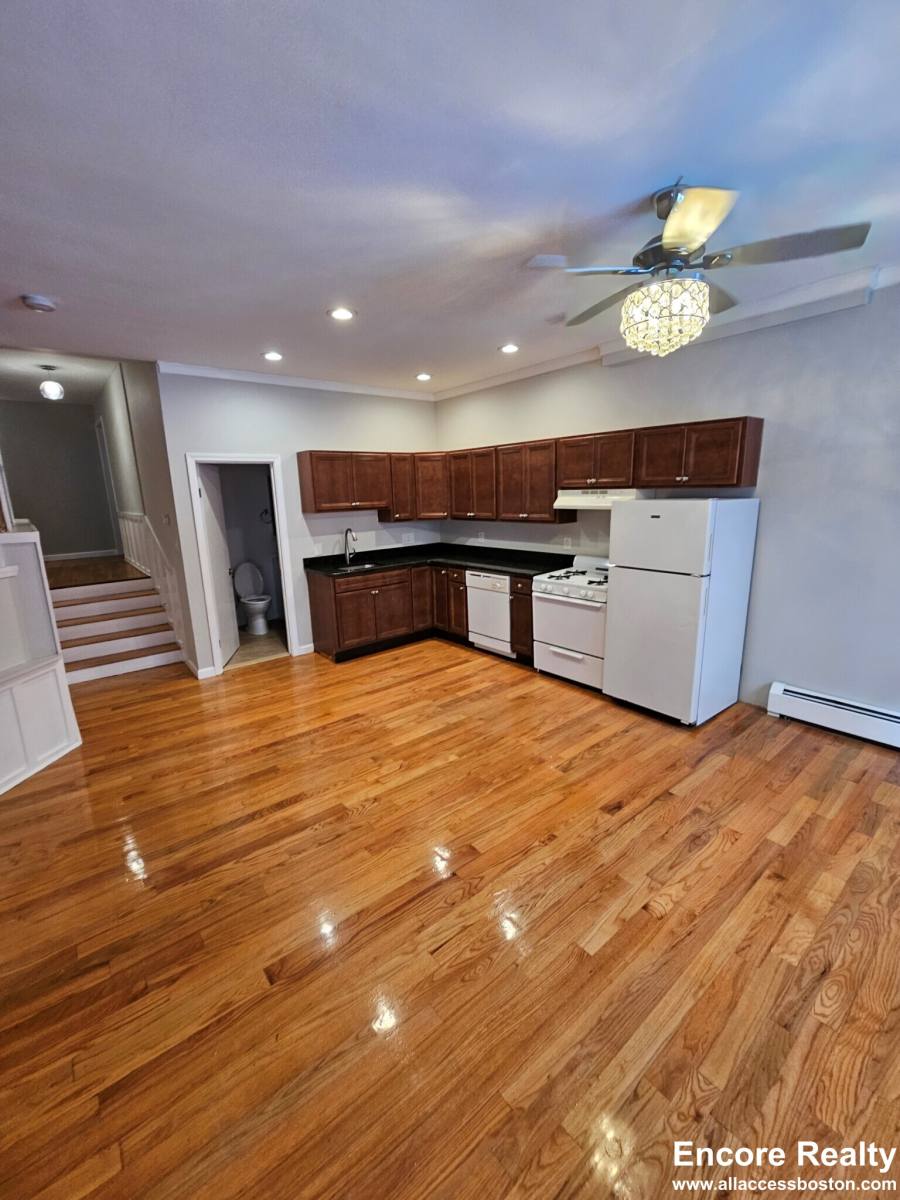 Apartment for rent at 153 Salem St #13, Boston, MA 02113