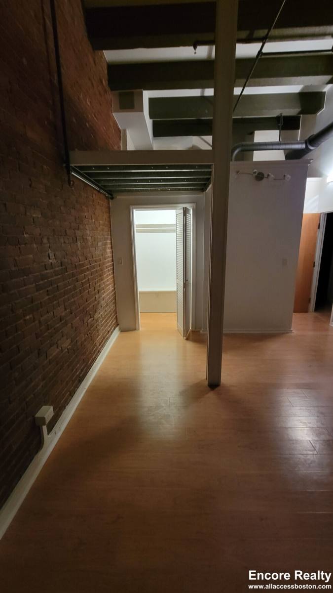 Apartment for rent at 254 Friend St #7, Boston, MA 02113
