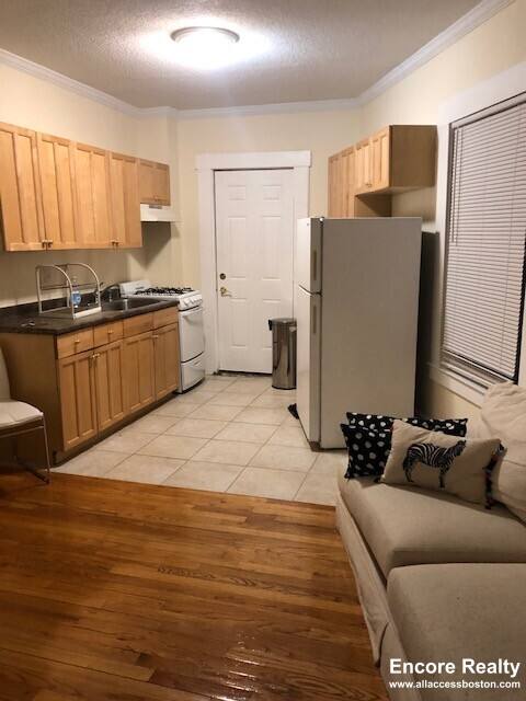 Apartment for rent at 27 Forest St #7, Cambridge, MA 02140