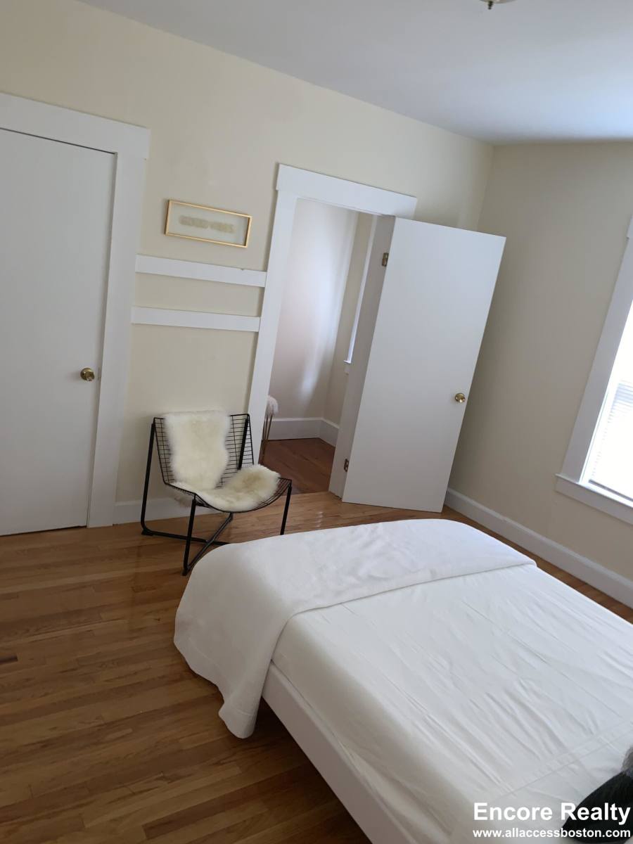 Apartment for rent at 27 Forest St #7, Cambridge, MA 02140