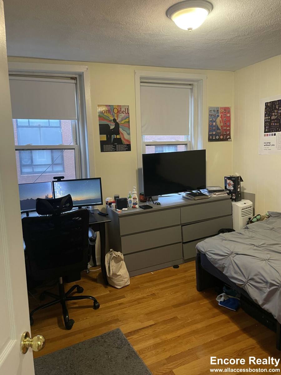 Apartment for rent at 145 Endicott St #16, Boston, MA 02113