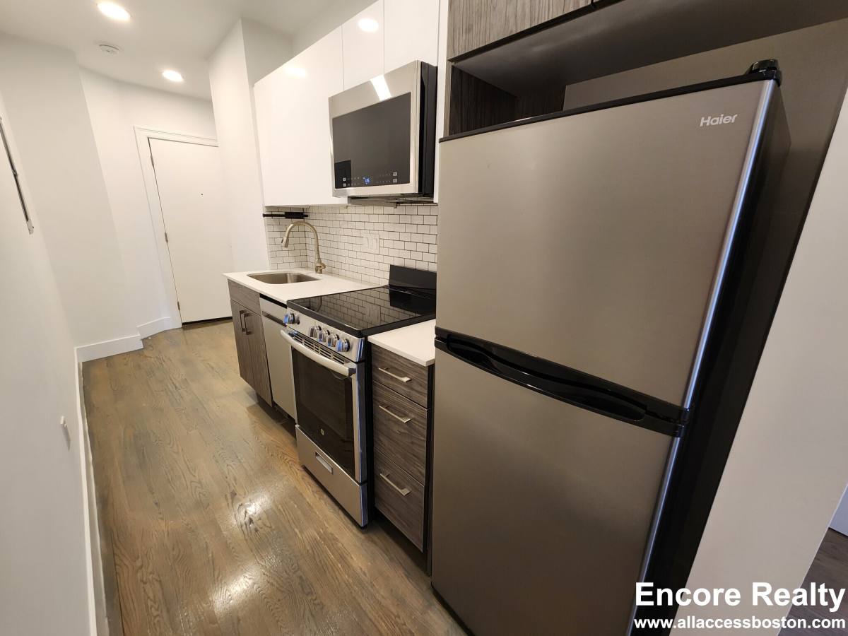 Apartment for rent at 44 Joy St #14, Boston, MA 02114