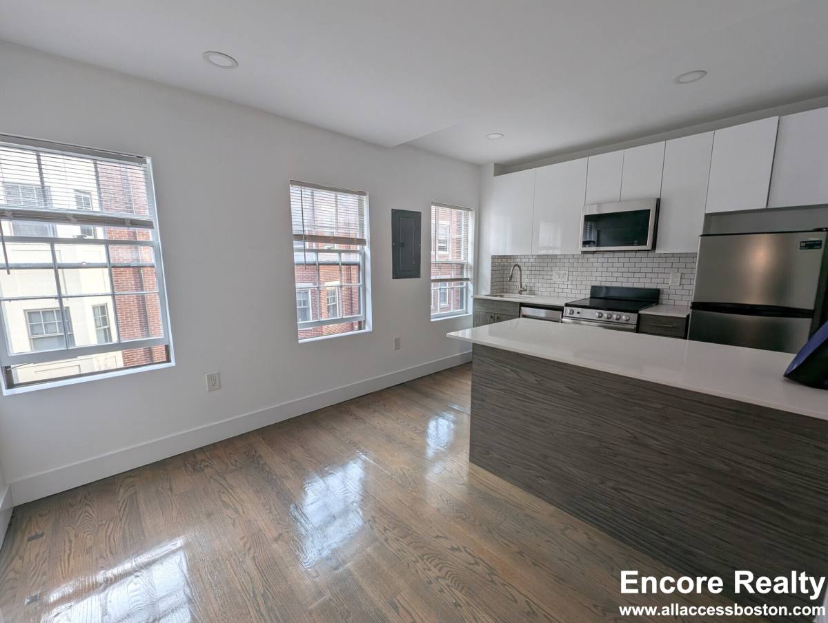Apartment for rent at 61 Joy St #9, Boston, MA 02114