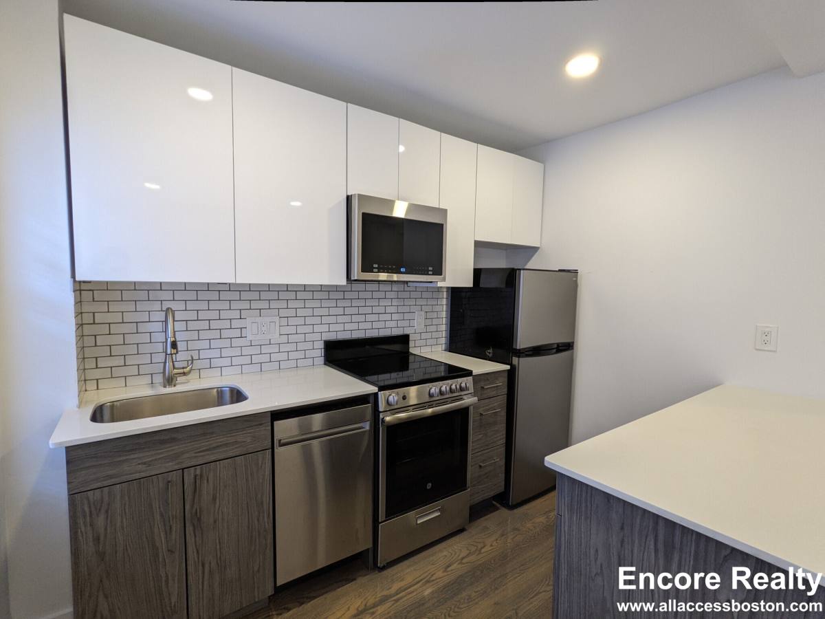 Apartment for rent at 61 Joy St #9, Boston, MA 02114