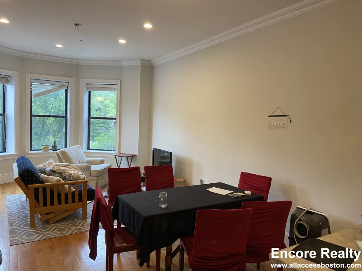 Apartment for rent at 1089 Beacon St #9, Brookline, MA 02446