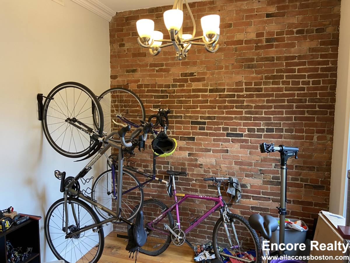 Apartment for rent at 1089 Beacon St #9, Brookline, MA 02446