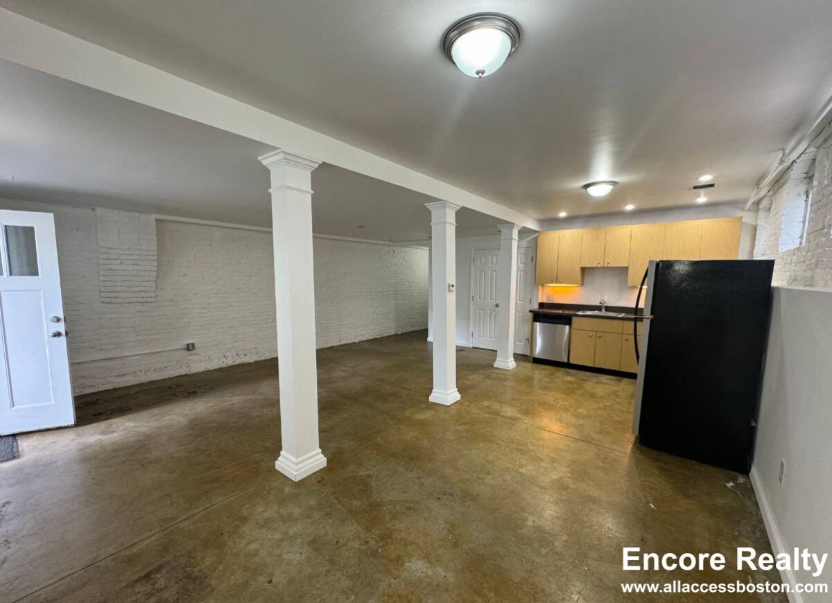 Apartment for rent at 72 Frankfort St #D, East Boston, MA 02128