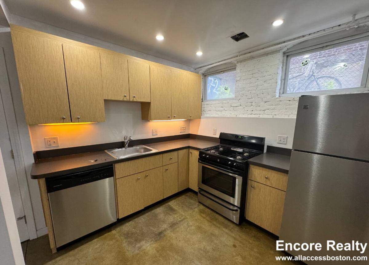 Apartment for rent at 72 Frankfort St #D, East Boston, MA 02128