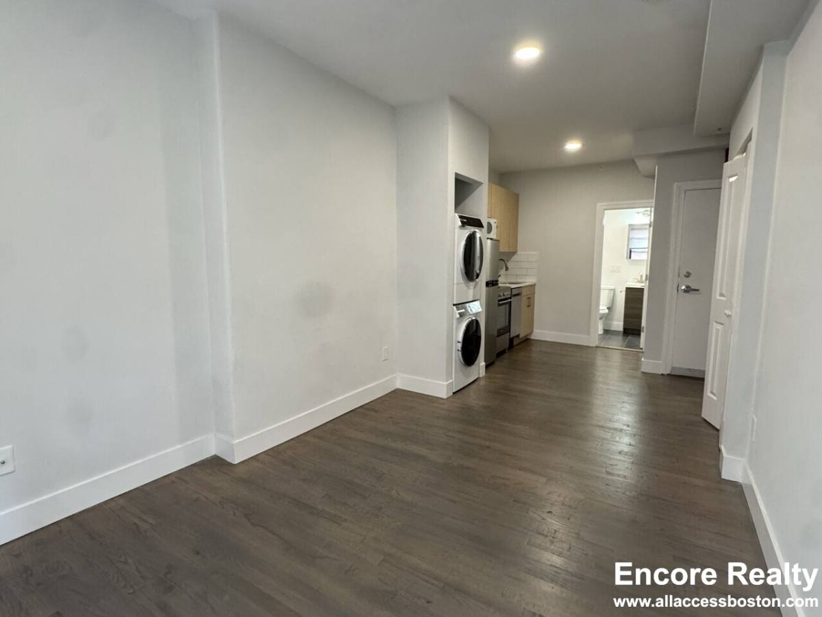 Apartment for rent at 270 Newbury St #16, Boston, MA 02115