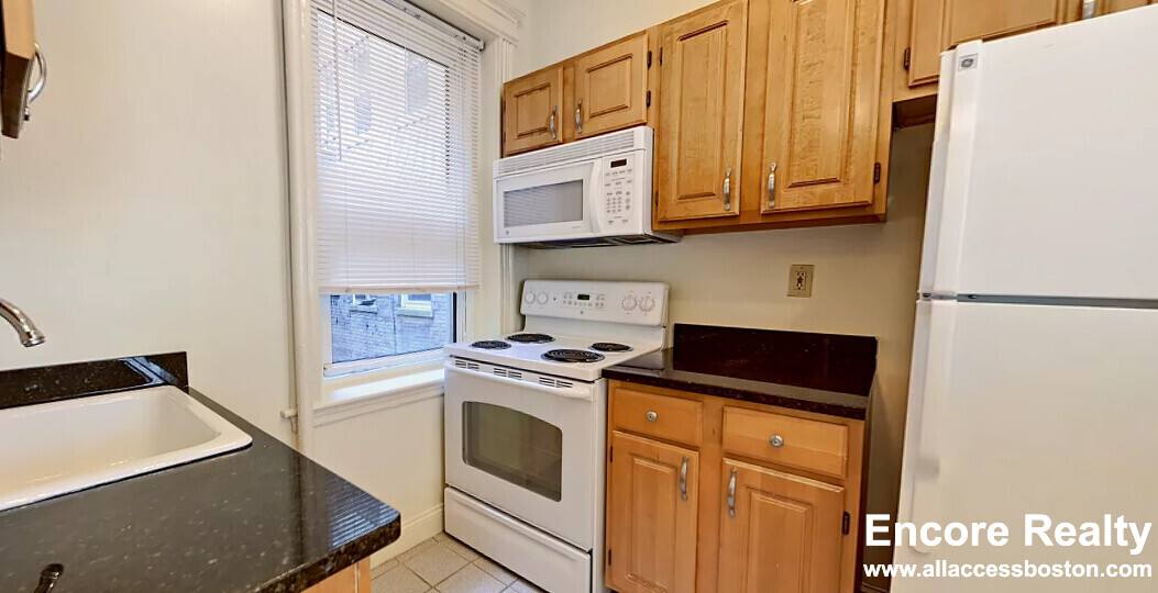 Apartment for rent at 32 Queensberry St #9, Boston, MA 02115