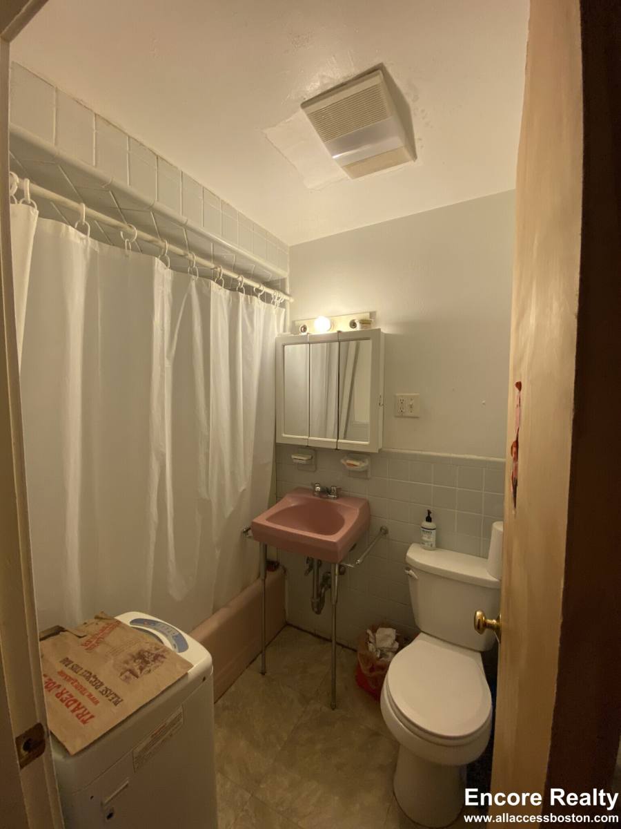 Apartment for rent at 310 Tappan St #9, Brookline, MA 02445