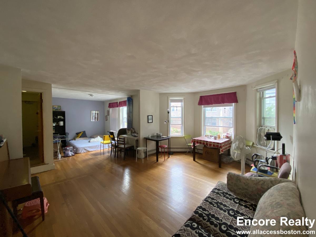 Apartment for rent at 310 Tappan St #9, Brookline, MA 02445