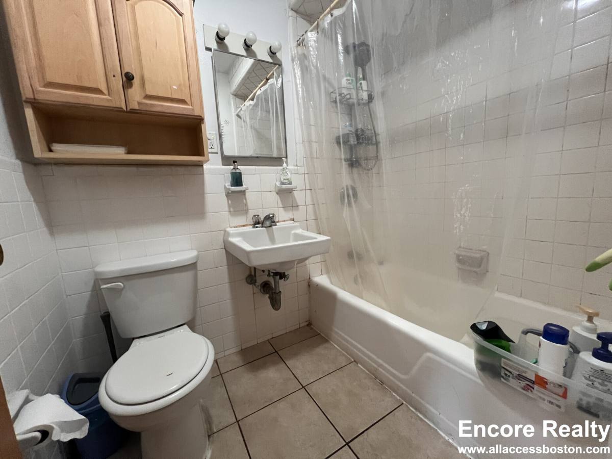 Apartment for rent at 312 Tappan St #7D, Brookline, MA 02445
