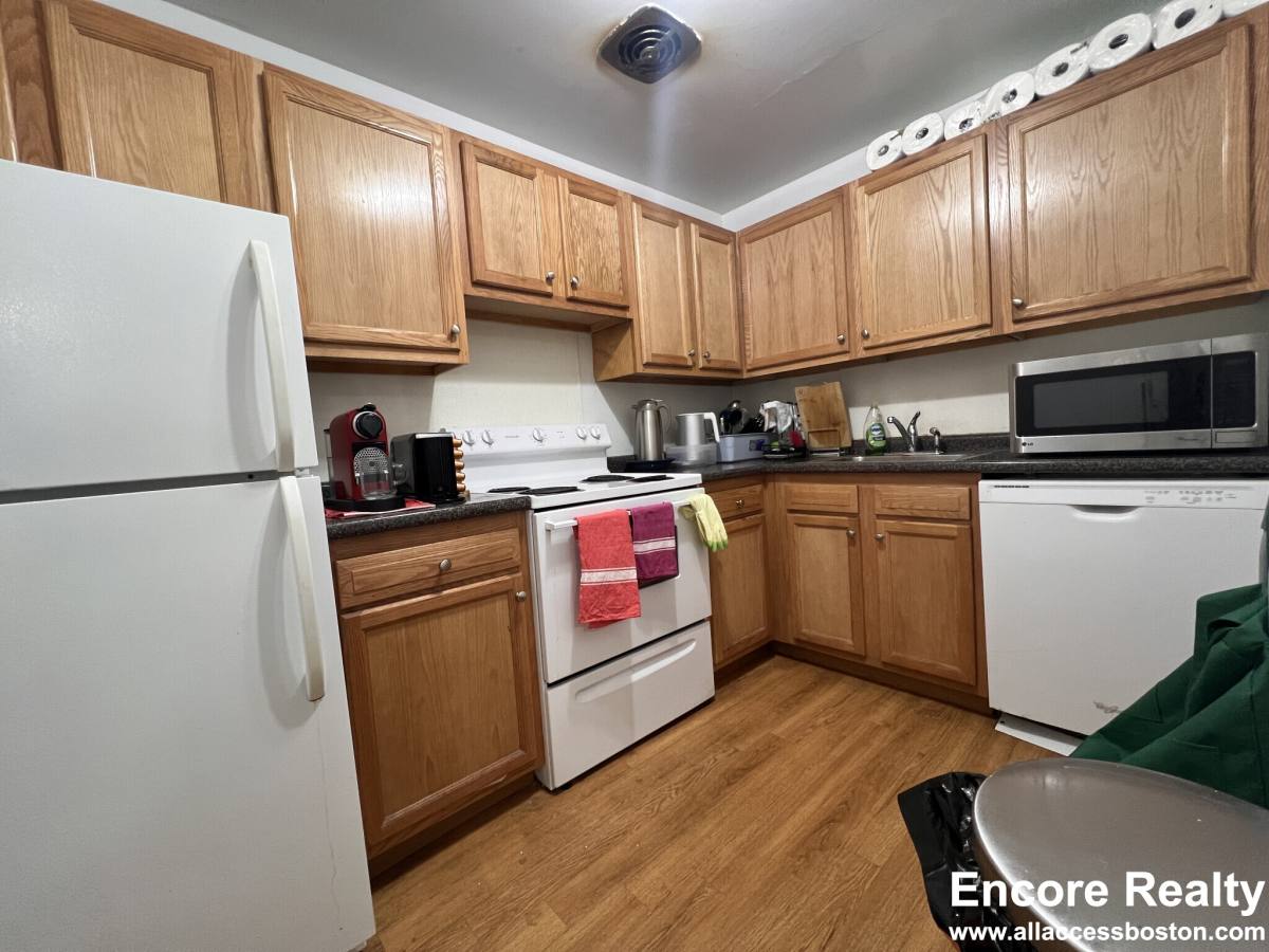 Apartment for rent at 312 Tappan St #7D, Brookline, MA 02445
