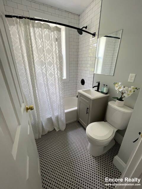 Apartment for rent at 233 Lafayette St #14, Dunstable, MA 01827