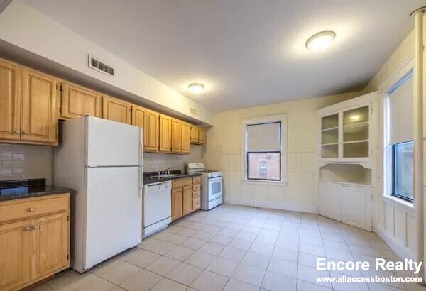 Apartment for rent at 24 Hamilton Rd #7, Brookline, MA 02446