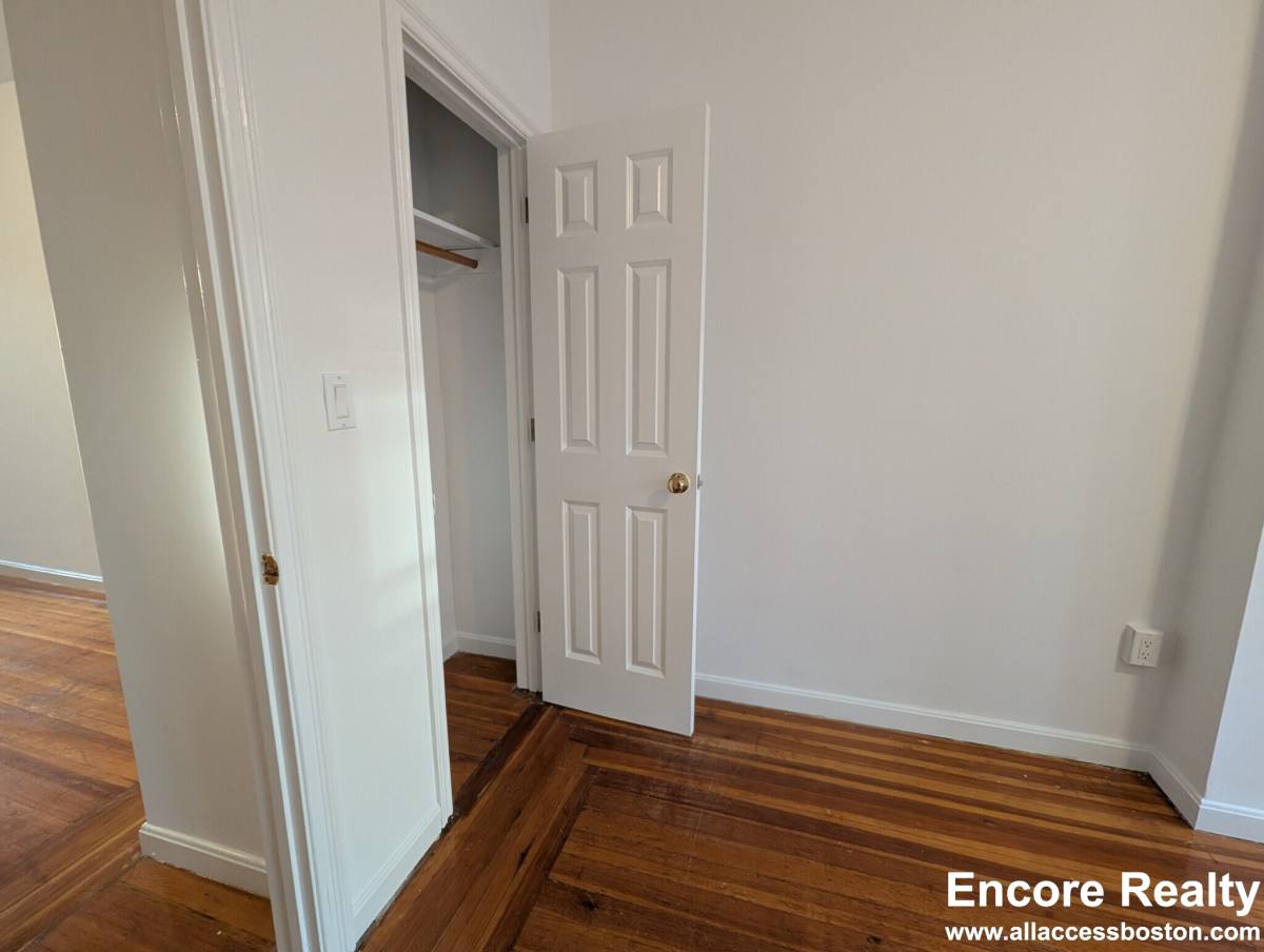 Apartment for rent at 31 Temple St #10H, Boston, MA 02114