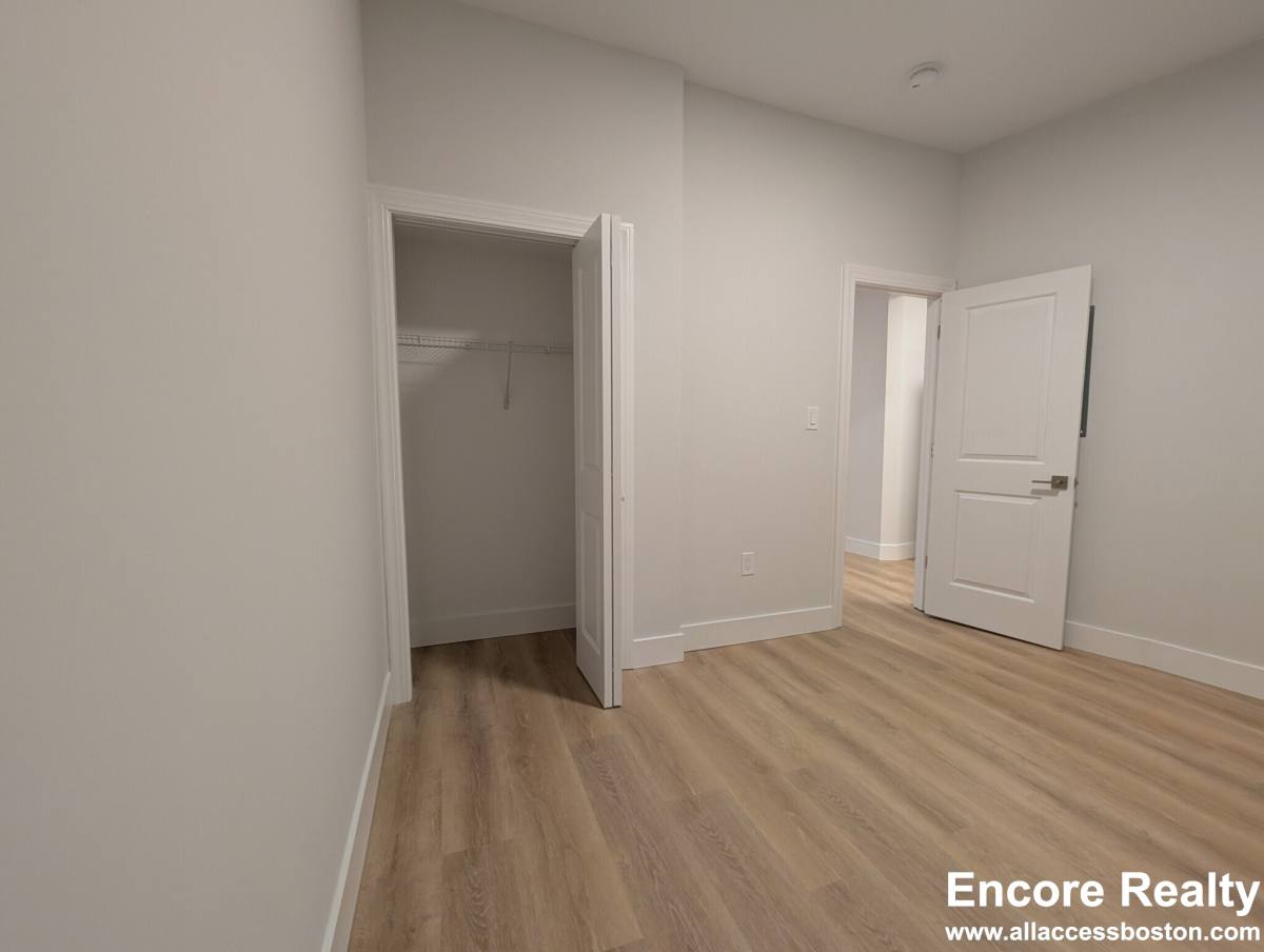 Apartment for rent at 24 Phillips St #9, Boston, MA 02114