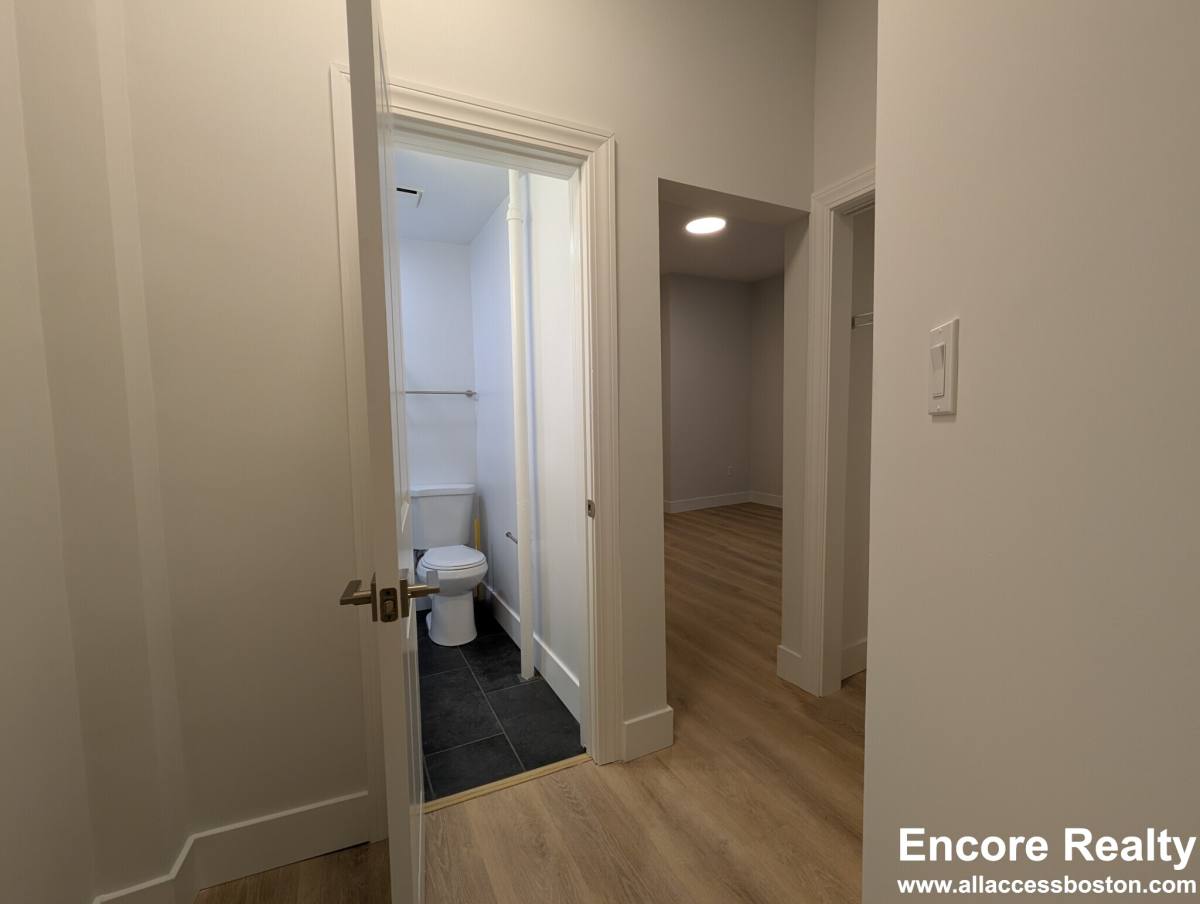 Apartment for rent at 24 Phillips St #9, Boston, MA 02114