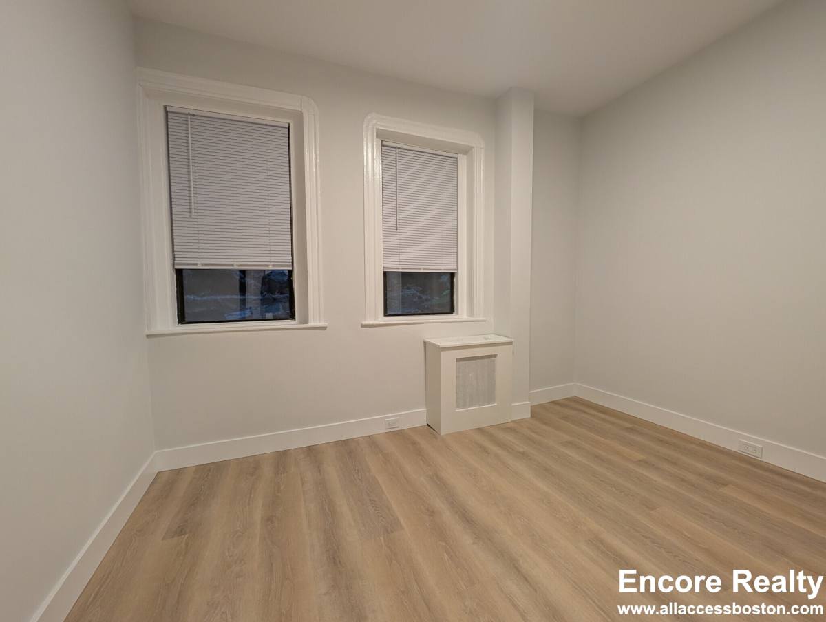 Apartment for rent at 24 Phillips St #9, Boston, MA 02114