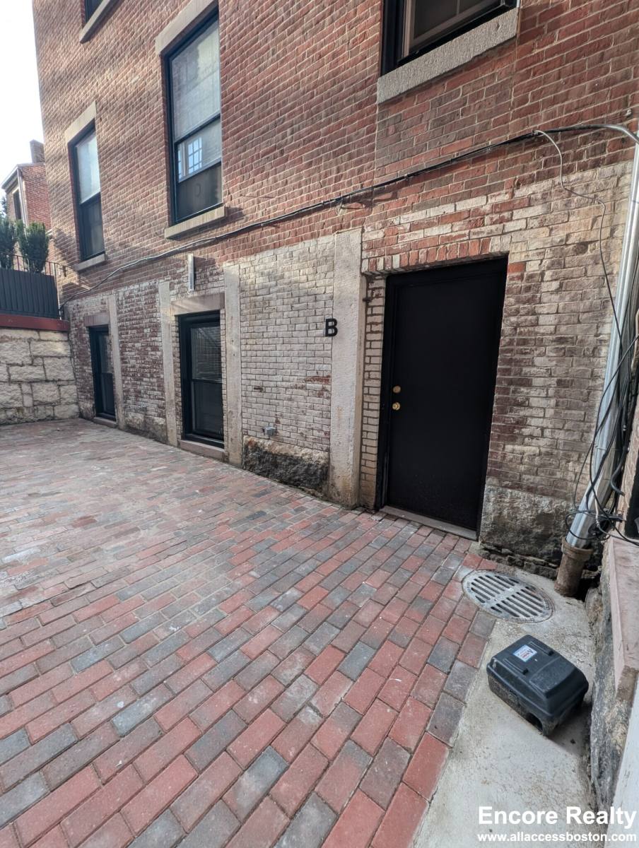 Apartment for rent at 2 Joy St #D, Boston, MA 02108