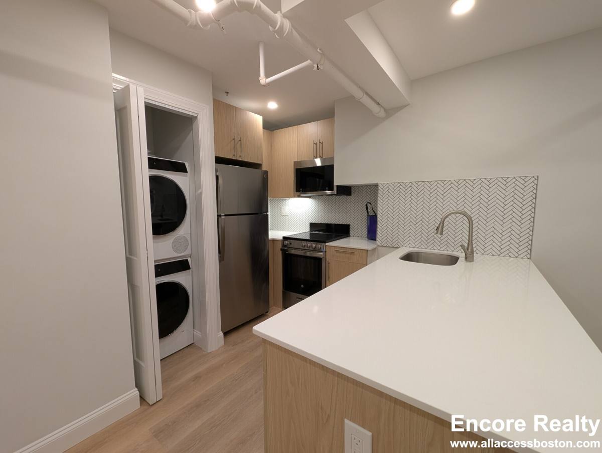 Apartment for rent at 2 Joy St #D, Boston, MA 02108