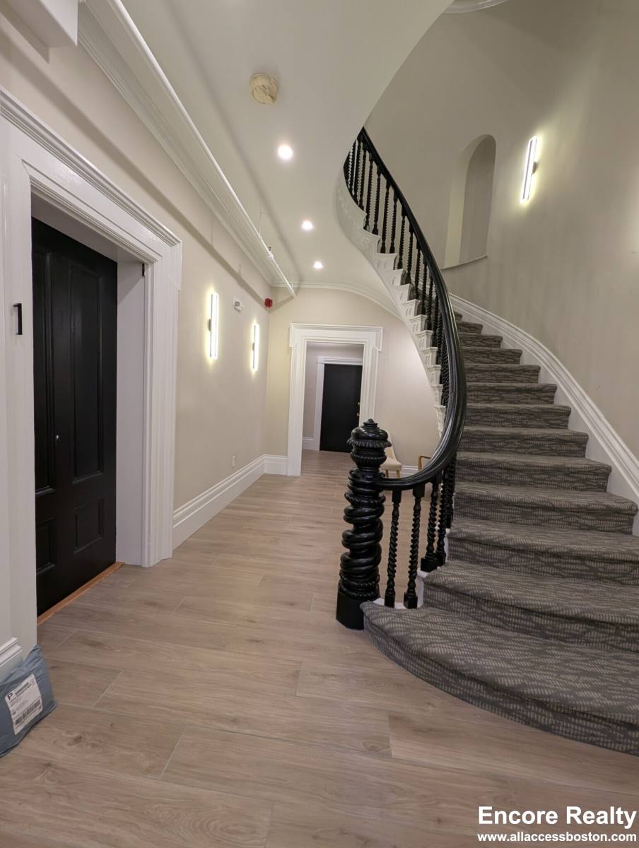 Apartment for rent at 2 Joy St #D, Boston, MA 02108
