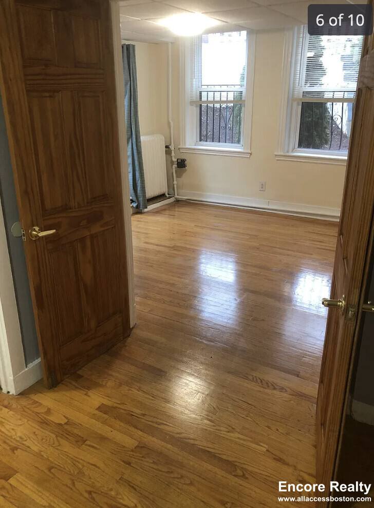 Apartment for rent at 352 Riverway #7C, Boston, MA 02115