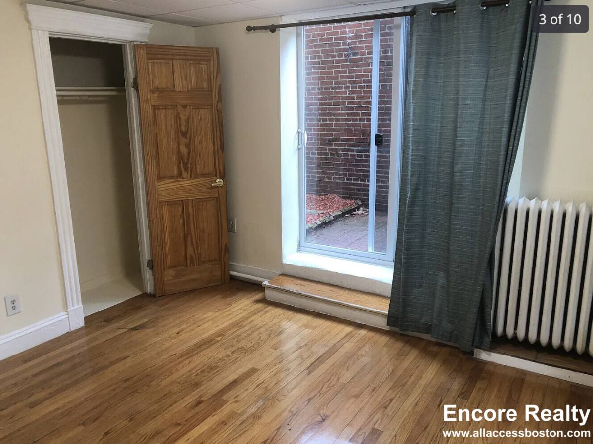 Apartment for rent at 352 Riverway #7C, Boston, MA 02115
