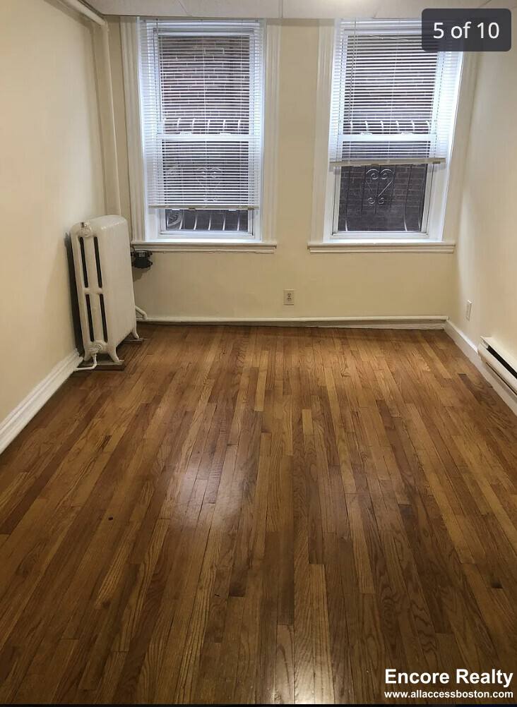 Apartment for rent at 352 Riverway #7C, Boston, MA 02115