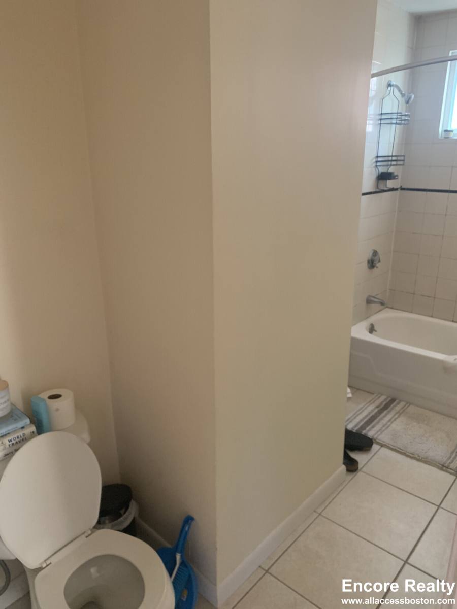 Apartment for rent at 46 Florence St #7, Somerville, MA 02145
