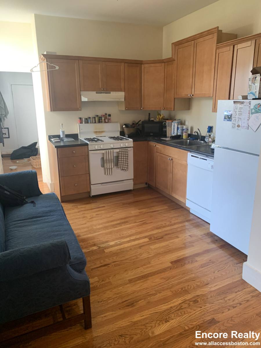 Apartment for rent at 46 Florence St #7, Somerville, MA 02145