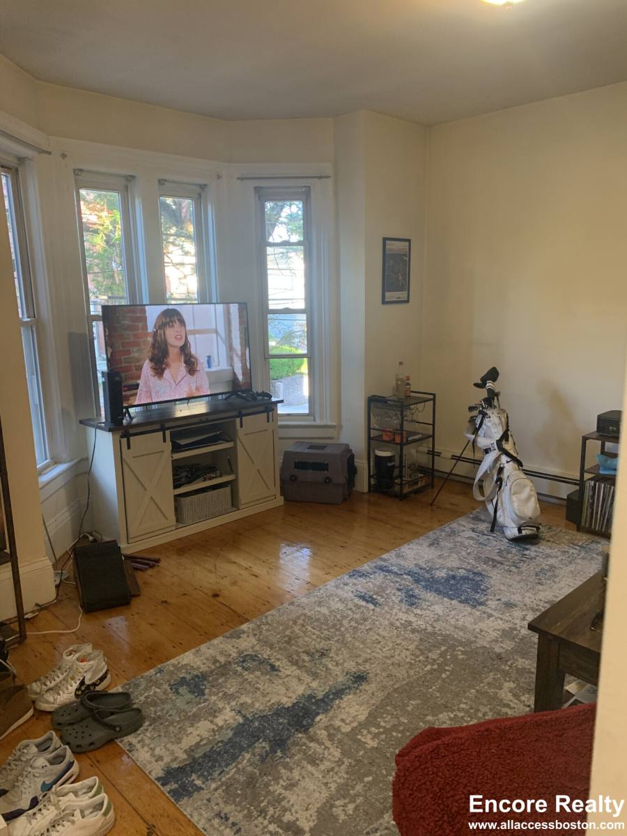 Apartment for rent at 46 Florence St #7, Somerville, MA 02145