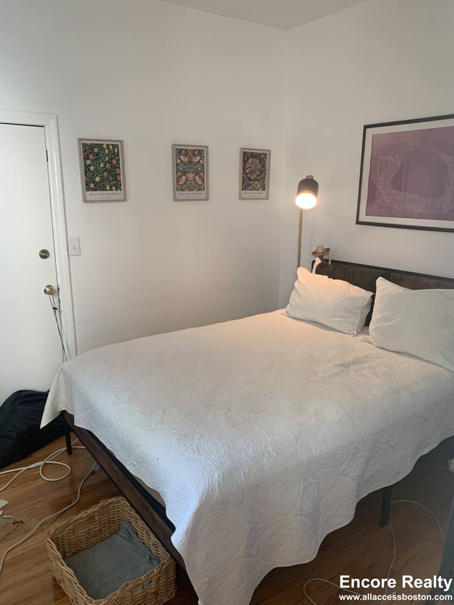 Apartment for rent at 46 Florence St #7, Somerville, MA 02145