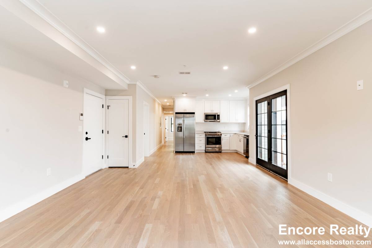 Apartment for rent at 285 Lamartine St #8, Jamaica Plain, MA 02130