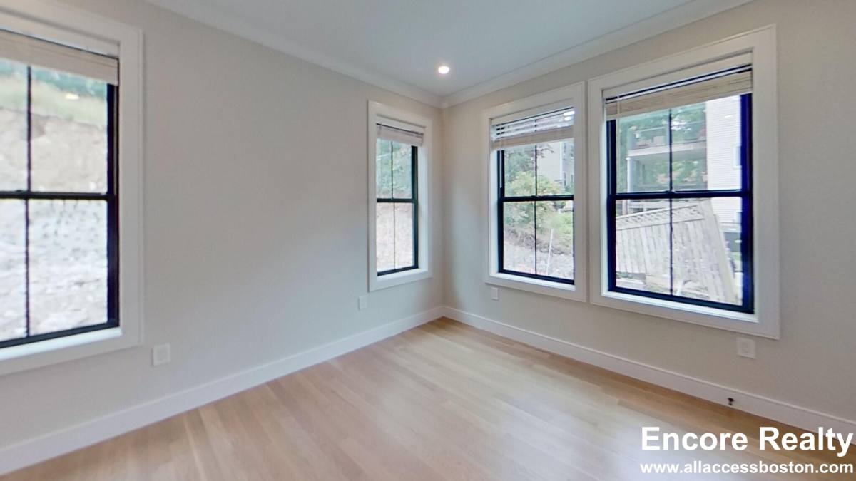 Apartment for rent at 285 Lamartine St #8, Jamaica Plain, MA 02130