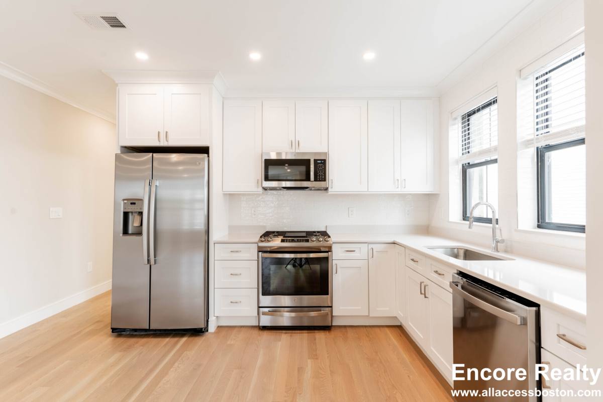 Apartment for rent at 285 Lamartine St #8, Jamaica Plain, MA 02130