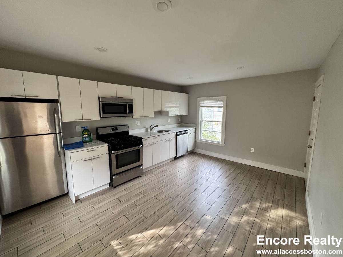 Apartment for rent at 13 Pleasant St #8, Cambridge, MA 02139