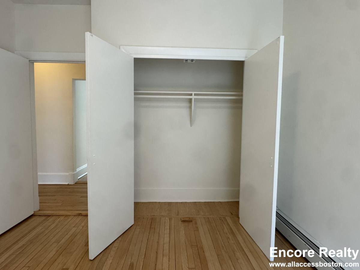 Apartment for rent at 1539 Beacon #18, Brookline, MA 02446
